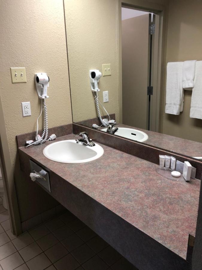 Canad Inns Destination Centre Windsor Park Γουίνιπεγκ Εξωτερικό φωτογραφία